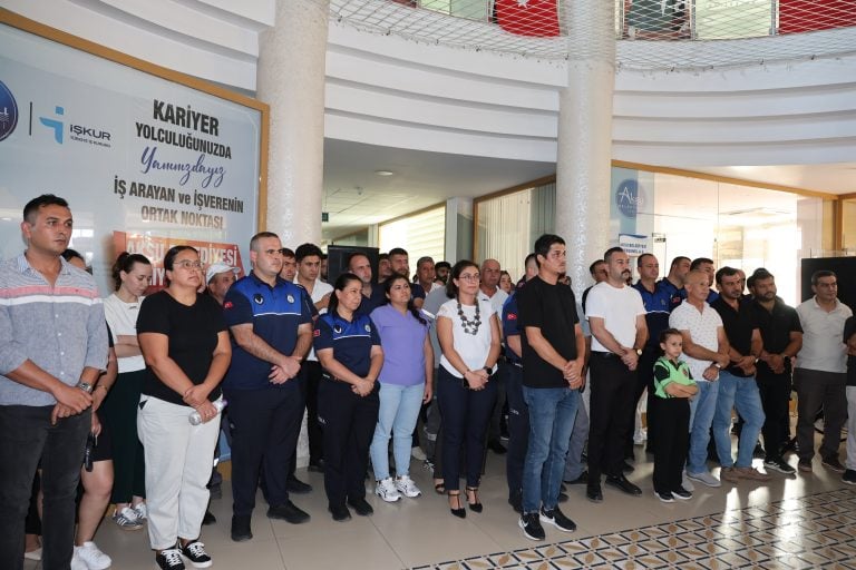 BAŞKAN YILDIRIM, BELEDİYE PERSONELİYLE BİR ARAYA GELEREK, BİRLİK VE BERABERLİK MESAJI VERDİ