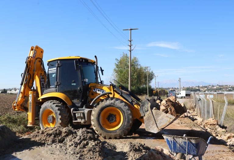 AKSU BELEDİYESİ, BAĞLANTI YOLUNU GÜVENLİ HALE GETİRDİ