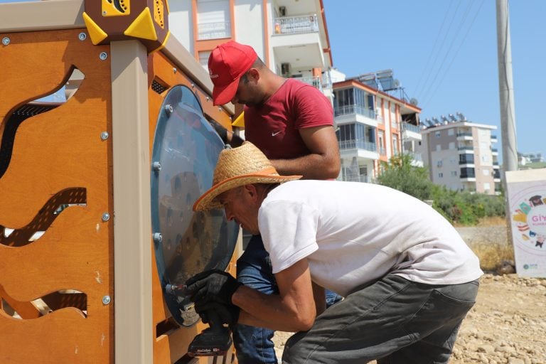 AKSU’YA YENİ PARK ALANLARI KAZANDIRILIYOR