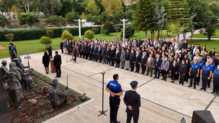 BAŞKAN YILDIRIM; “ATATÜRK’Ü ANLAMAK SEVGİYLE BAŞLAR; ONUN YOLUNDA YÜRÜMEK, OKUMAK VE ÜRETMEKLE DEVAM EDER”