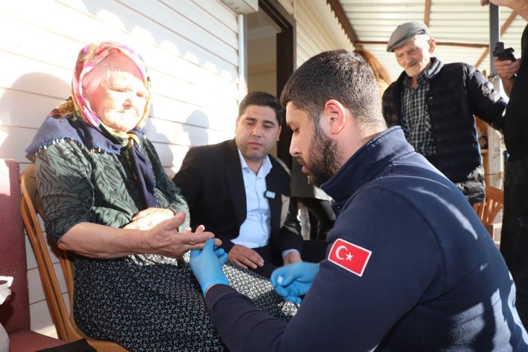 AKSU BELEDİYESİ’NDEN KAYADİBİ’NDE SAĞLIK TARAMASI