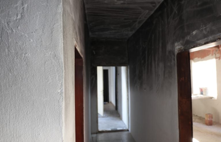 EMİNE YILDIRIM, ÇAMKÖY’DE EVİ YANAN AİLEYİ ZİYARET ETTİ