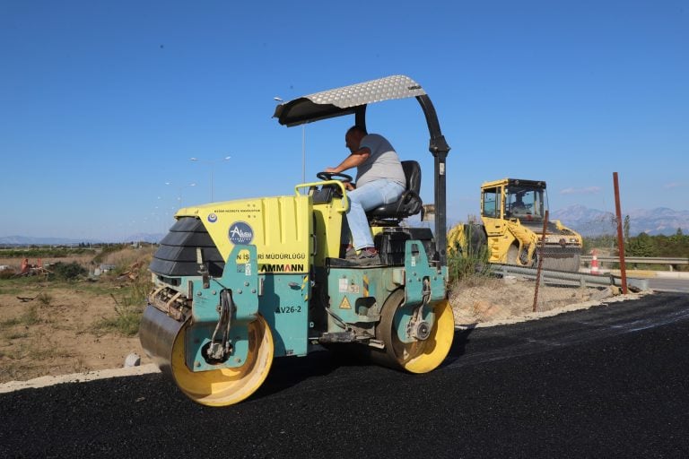 AKSU BELEDİYESİ, BAĞLANTI YOLUNU GÜVENLİ HALE GETİRDİ