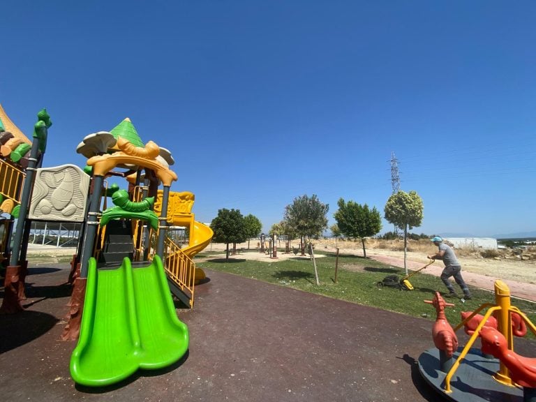 AKSU’YA YENİ PARK ALANLARI KAZANDIRILIYOR