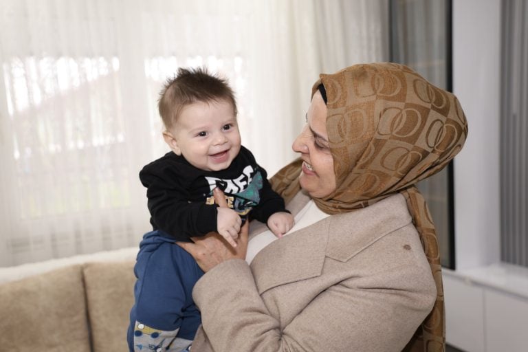 AKSU’DA GÖNÜL KÖPRÜLERİ “YENİ DOĞAN” PROJESİYLE GÜÇLENMEYE DEVAM EDİYOR