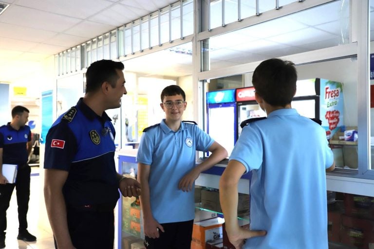 AKSU ZABITA EKİPLERİ OKUL KANTİNLERİNİ DENETLEDİ