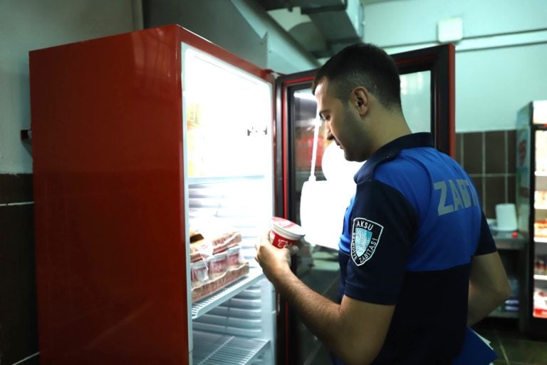 AKSU ZABITA EKİPLERİ OKUL KANTİNLERİNİ DENETLEDİ