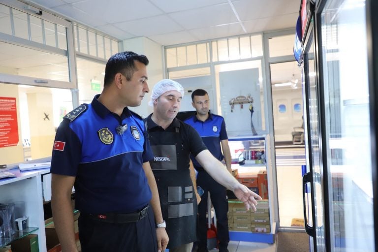 AKSU ZABITA EKİPLERİ OKUL KANTİNLERİNİ DENETLEDİ