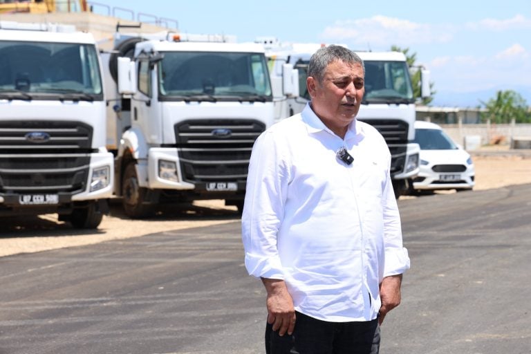 AKSU BELEDİYESİ, ARAÇ FİLOSUNU GÜÇLENDİRMEYE DEVAM EDİYOR