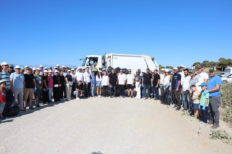 KUMKÖY SAHİLİ, DÜNYA TEMİZLİK GÜNÜNDE TEMİZLENDİ