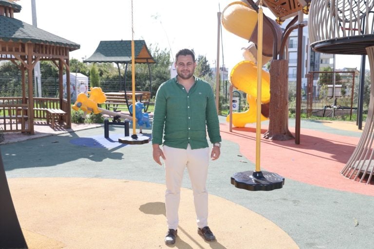 AKSU BELEDİYESİ, KENDİ ATÖLYESİNDE ÜRETTİĞİ AHŞAP ÜRÜNLERLE TASARRUF SAĞLIYOR