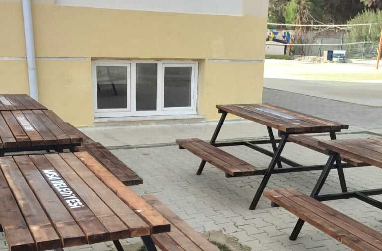 AKSU BELEDİYESİ, KENDİ ATÖLYESİNDE ÜRETTİĞİ AHŞAP ÜRÜNLERLE TASARRUF SAĞLIYOR