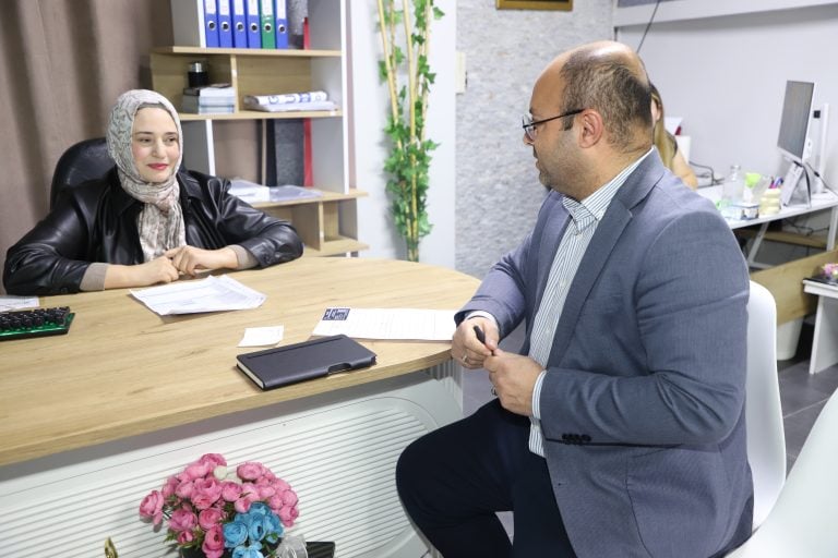 AKSU’DA İSTİHDAMA GÜÇLÜ KÖPRÜ: KARİYER MERKEZİ İŞ ARAYANLARLA İŞVERENLERİ BULUŞTURUYOR