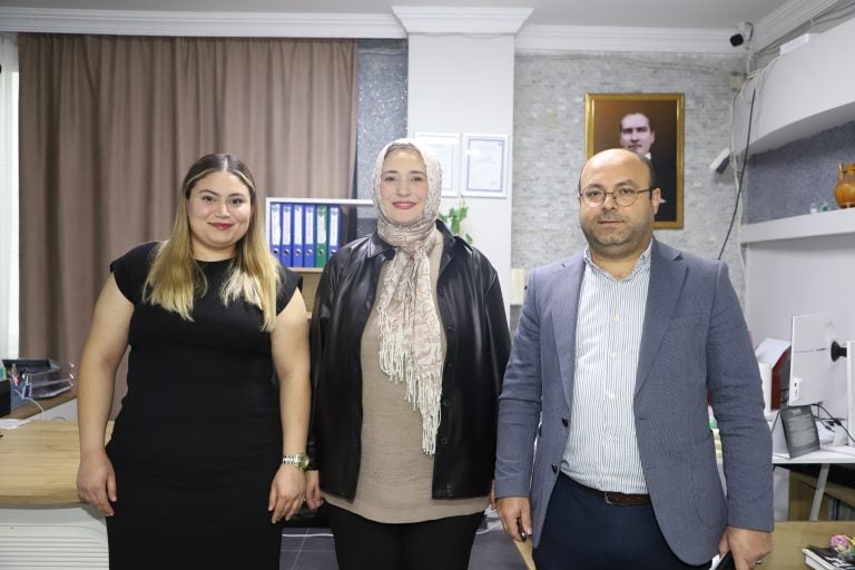 AKSU’DA İSTİHDAMA GÜÇLÜ KÖPRÜ: KARİYER MERKEZİ İŞ ARAYANLARLA İŞVERENLERİ BULUŞTURUYOR