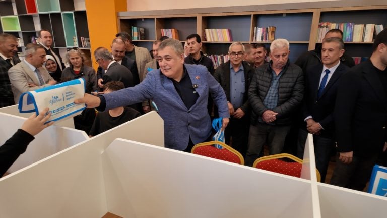 AKSU BELEDİYESİ ETÜT MERKEZİ HİZMETE AÇILDI