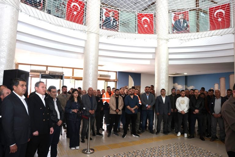 AKSU BELEDİYE BAŞKANI İSA YILDIRIM PERSONELİYLE BAYRAMLAŞTI