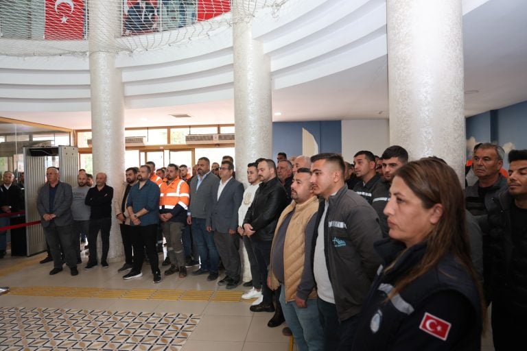 AKSU BELEDİYE BAŞKANI İSA YILDIRIM PERSONELİYLE BAYRAMLAŞTI