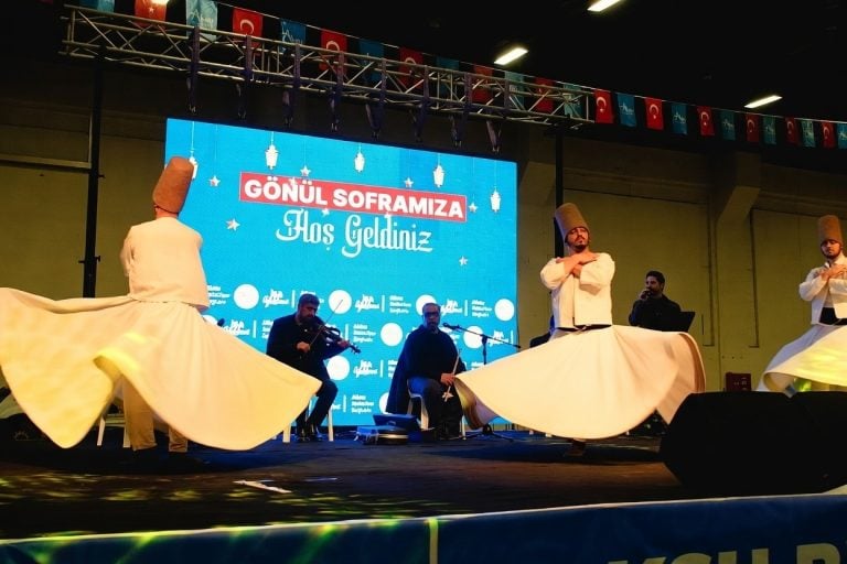 AKSU’DA BİNLERCE VATANDAŞ AYNI SOFRADA BULUŞTU