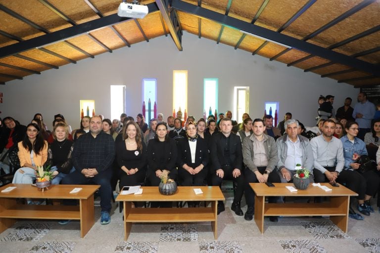 AKSU’DA ANAOKULU ÖĞRENCİLERİ, İSTİKLAL MARŞINI GURURLA OKUDU