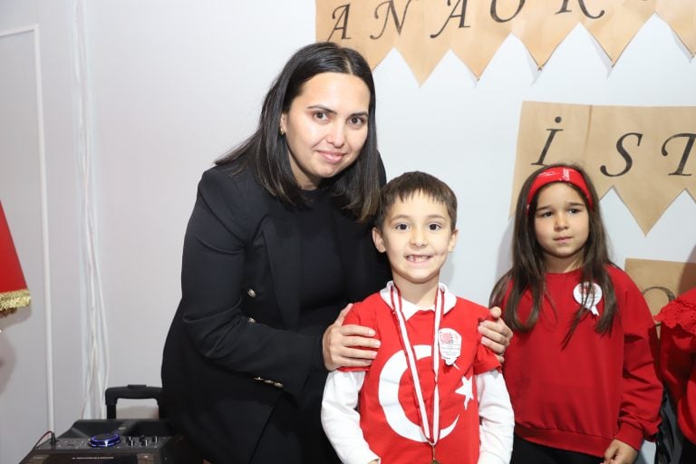 AKSU’DA ANAOKULU ÖĞRENCİLERİ, İSTİKLAL MARŞINI GURURLA OKUDU