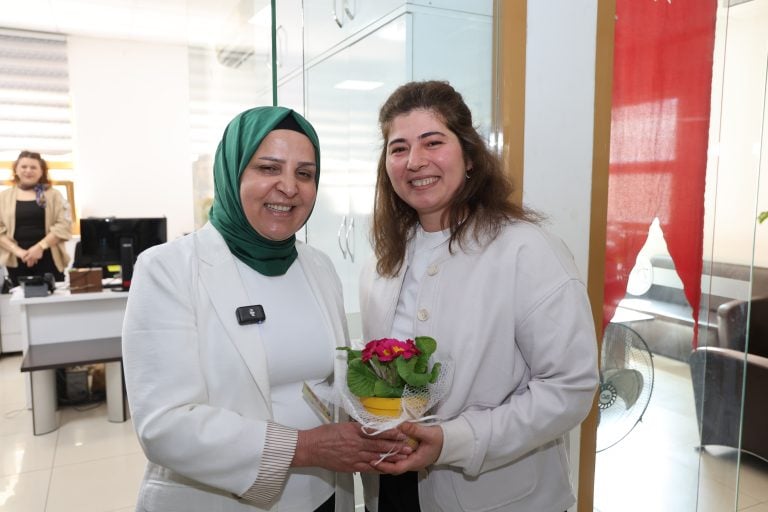 BAŞKAN YILDIRIM’DAN KADIN PERSONELE 8 MART JESTİ