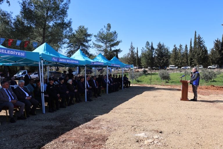 AKSU’DA SAHİPSİZ HAYVAN BAKIMEVİ VE DOĞAL YAŞAM ALANININ TEMELİ ATILDI