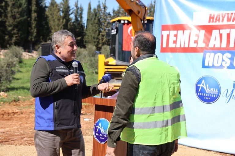 AKSU’DA SAHİPSİZ HAYVAN BAKIMEVİ VE DOĞAL YAŞAM ALANININ TEMELİ ATILDI