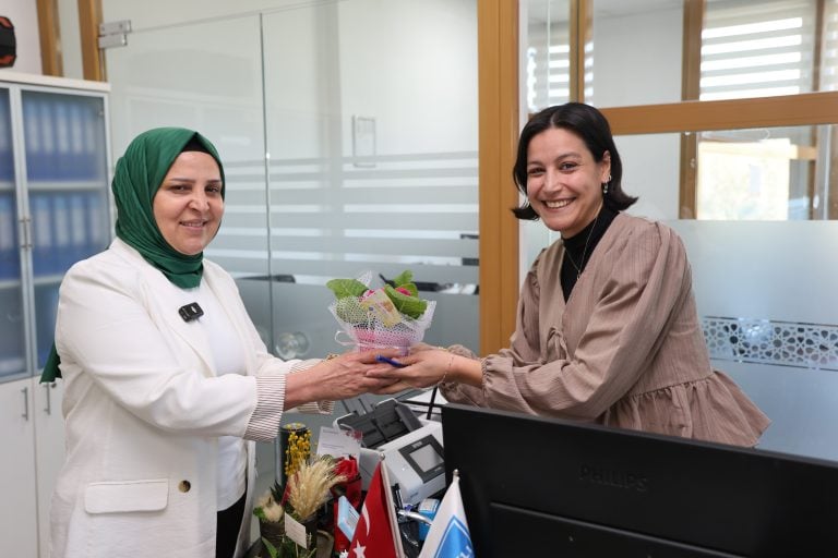 BAŞKAN YILDIRIM’DAN KADIN PERSONELE 8 MART JESTİ