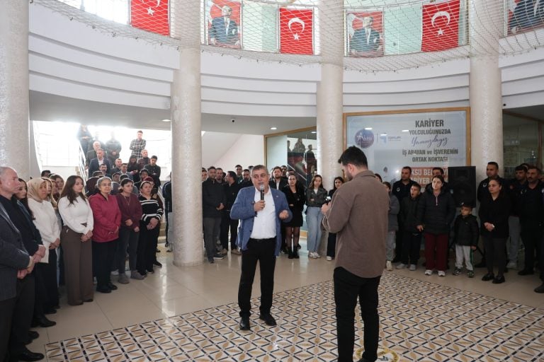 AKSU BELEDİYE BAŞKANI İSA YILDIRIM PERSONELİYLE BAYRAMLAŞTI