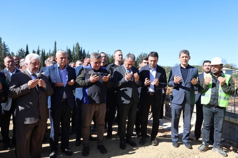 AKSU’DA SAHİPSİZ HAYVAN BAKIMEVİ VE DOĞAL YAŞAM ALANININ TEMELİ ATILDI