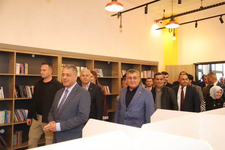 AKSU BELEDİYESİ ETÜT MERKEZİ HİZMETE AÇILDI