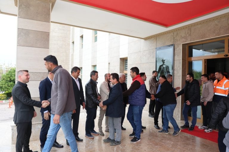 AKSU BELEDİYE BAŞKANI İSA YILDIRIM PERSONELİYLE BAYRAMLAŞTI