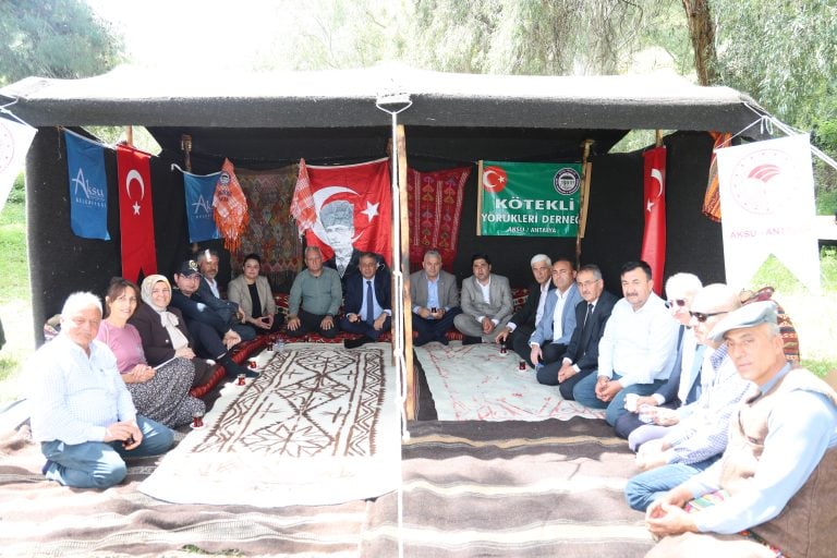 AKSU’DA SÜRÜ YÖNETİMİ EĞİTİMİNİ TAMAMLAYAN 47 KURSİYERE SERTİFİKALARI VERİLDİ