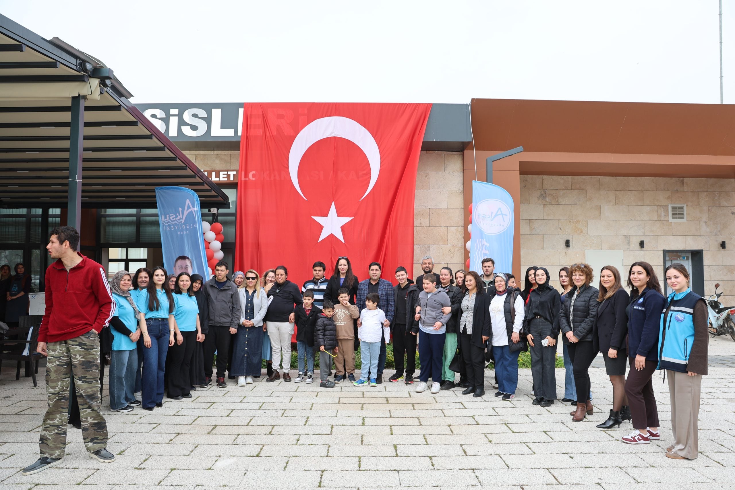 AKSU’DA OTİZM FARKINDALIK HAFTASI’NDA GÖNÜLLERİ ISITAN PROGRAM