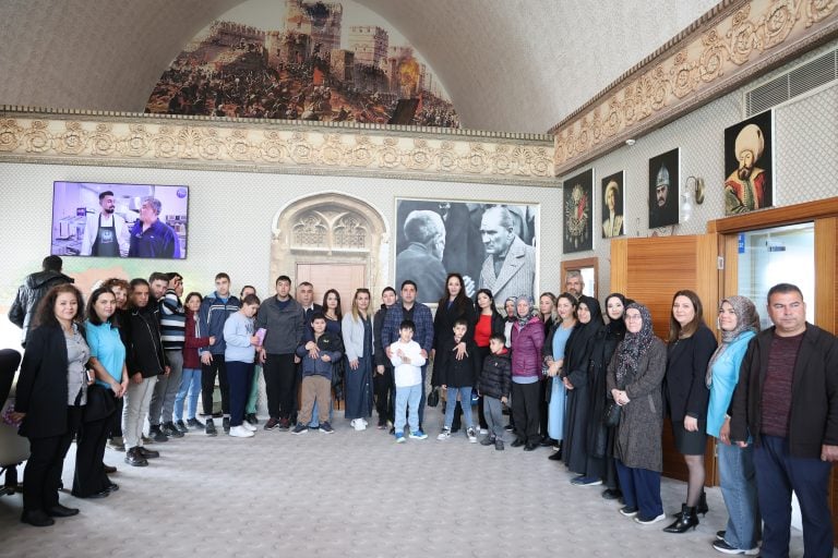 AKSU’DA OTİZM FARKINDALIK HAFTASI’NDA GÖNÜLLERİ ISITAN PROGRAM