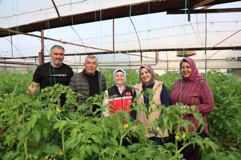 Aksu’da Kadın Üreticilere Güçlü Destek: Seralarda Emek, Dayanışma ve Üretim Bir Arada