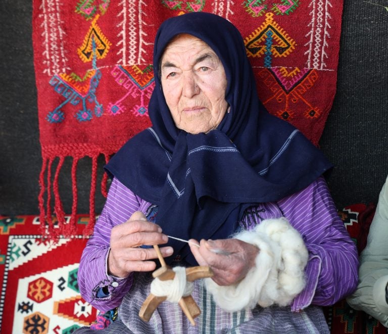 AKSU’DA YÖRÜK KÜLTÜRÜ GELECEĞE TAŞINIYOR: GÜZELYURT’TA ANLAMLI BULUŞMA