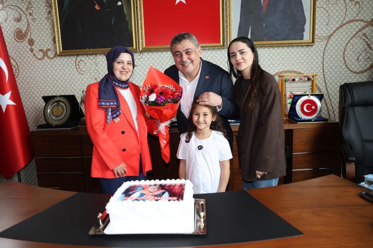 BAŞKAN YILDIRIM 23 NİSAN’DA KOLTUĞUNU TEMSİLİ BAŞKANLARA DEVRETTİ