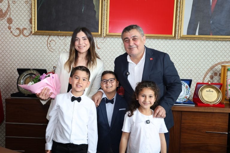 BAŞKAN YILDIRIM 23 NİSAN’DA KOLTUĞUNU TEMSİLİ BAŞKANLARA DEVRETTİ