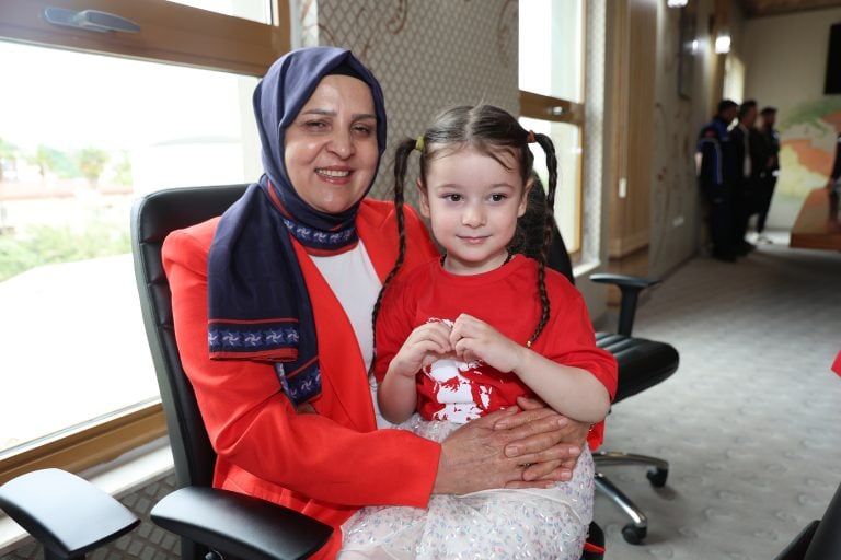 BAŞKAN YILDIRIM 23 NİSAN’DA KOLTUĞUNU TEMSİLİ BAŞKANLARA DEVRETTİ