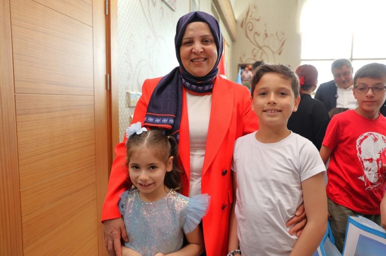 BAŞKAN YILDIRIM 23 NİSAN’DA KOLTUĞUNU TEMSİLİ BAŞKANLARA DEVRETTİ