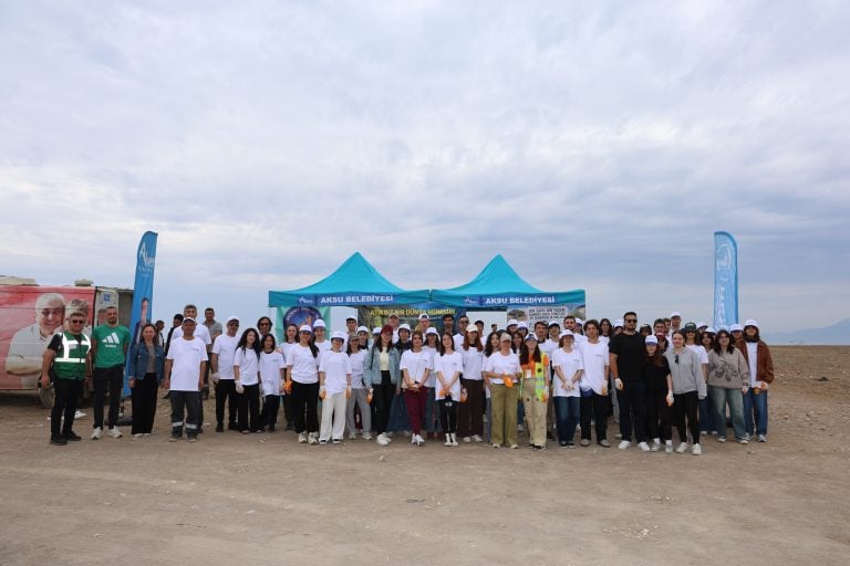 KUMKÖY SAHİLİNDE “BİR SAHİL, BİN YAŞAM” İÇİN ORTAK HAREKET
