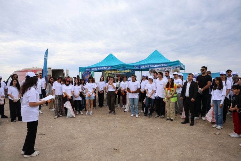 KUMKÖY SAHİLİNDE “BİR SAHİL, BİN YAŞAM” İÇİN ORTAK HAREKET