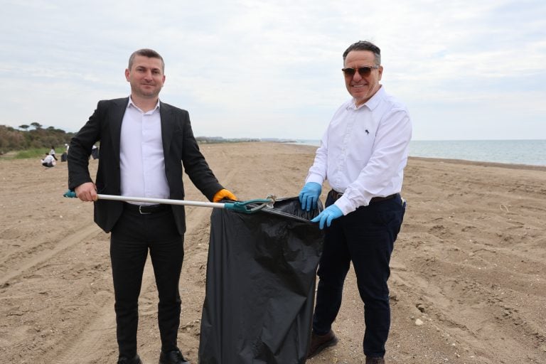 KUMKÖY SAHİLİNDE “BİR SAHİL, BİN YAŞAM” İÇİN ORTAK HAREKET