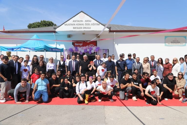 AKSU’DA ENGELLER SEVGİYLE AŞILDI, ÖZEL ÖĞRENCİLERDEN MUHTEŞEM GÖSTERİ