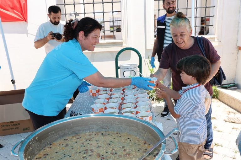 AKSU BELEDİYESİ’NDEN AŞURE İKRAMI