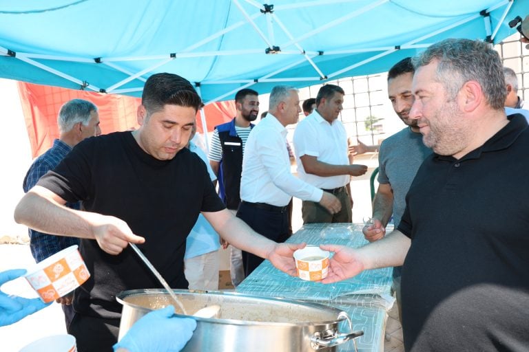AKSU BELEDİYESİ’NDEN AŞURE İKRAMI