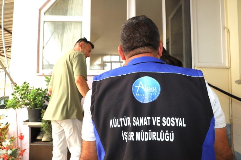 AKSU BELEDİYESİNDEN YARALI VATANDAŞA İLK MÜDAHALE