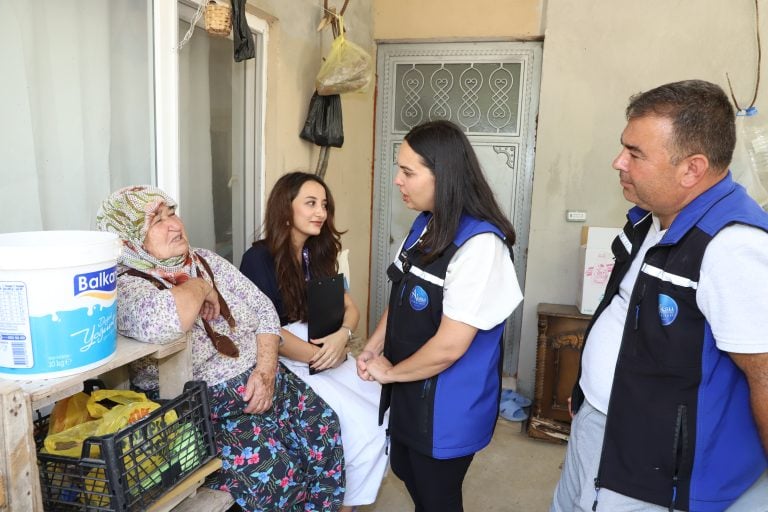 AKSU BELEDİYESİNDEN YARALI VATANDAŞA İLK MÜDAHALE