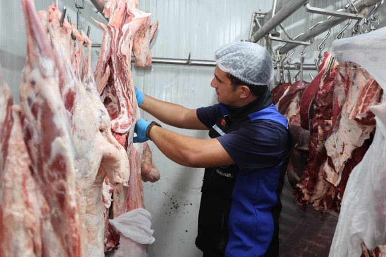 AKSU BELEDİYESİ ZABITA EKİPLERİNDEN GIDA İŞLETMELERİNE SIKI DENETİM